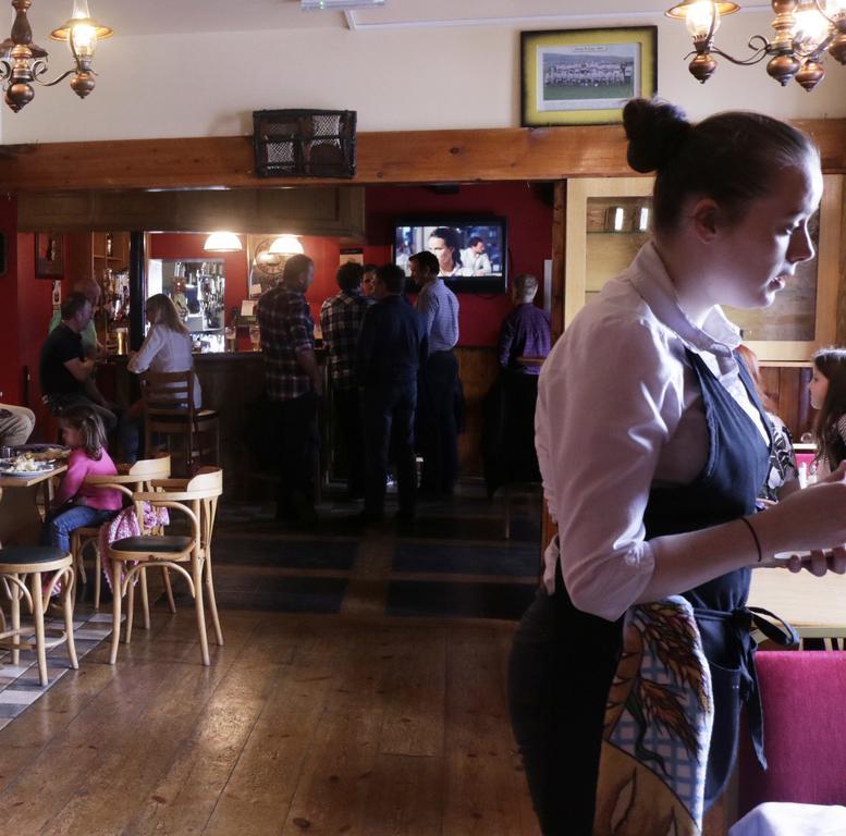 The Seaview Tavern Ballygorman Exterior photo